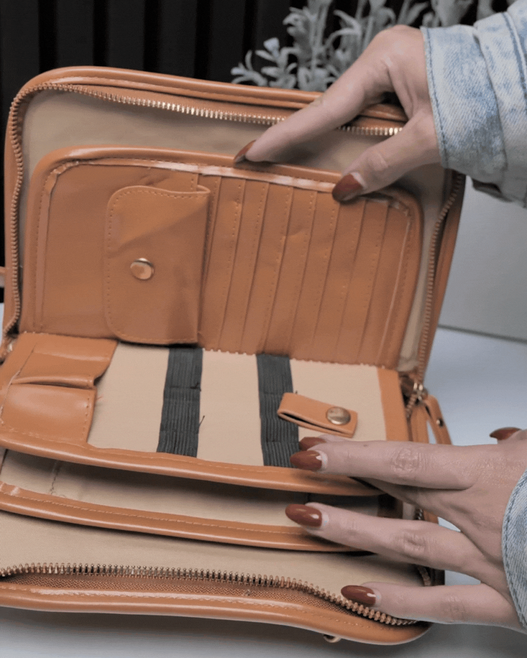 BOLSO AURORA LIGERO CAFE – LIBERTAD Y COMODIDAD AL ALCANCE