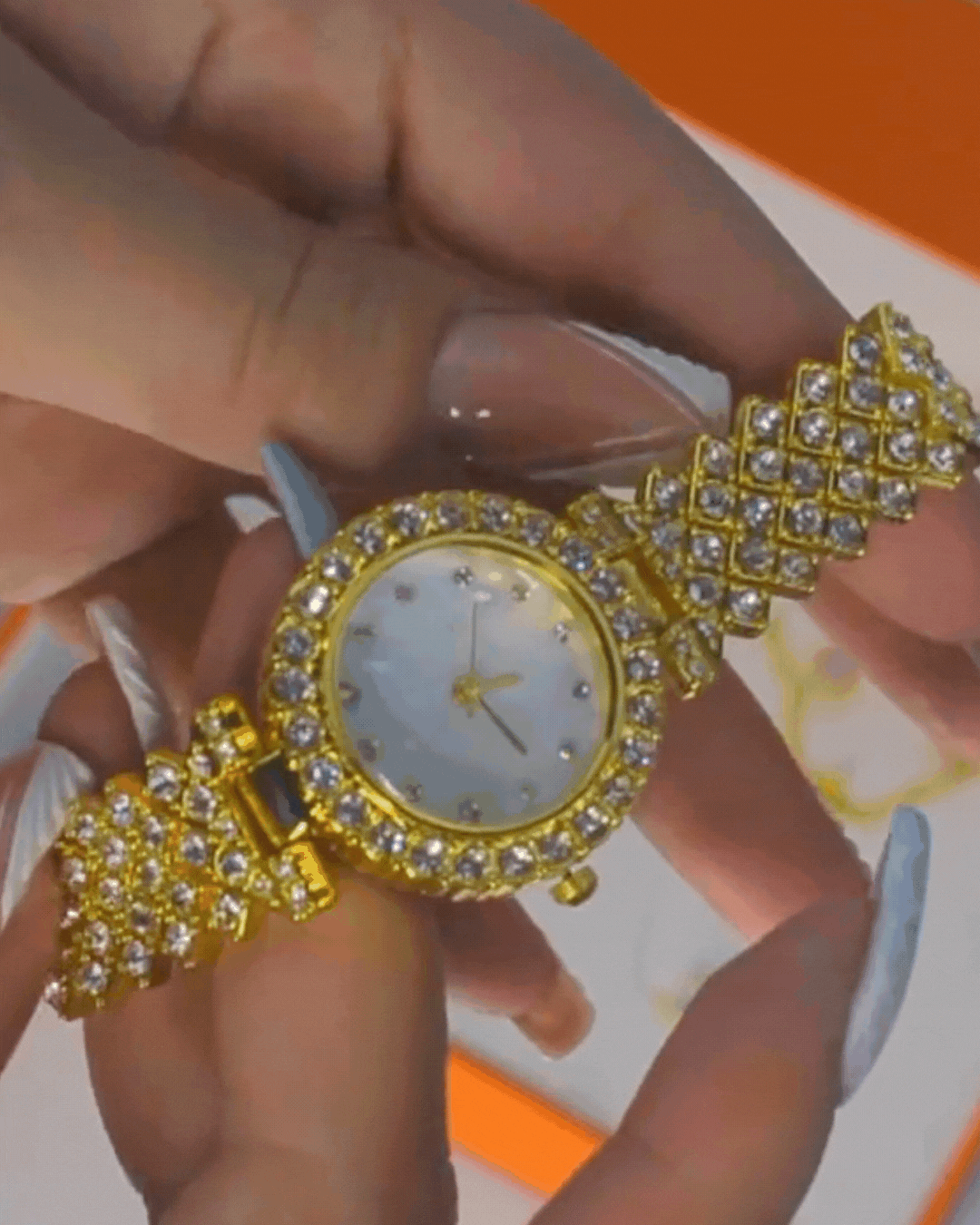 RELOJ LUXURY DAMA DORADO - SOFISTICACION CON TOQUE DE REALEZA +REGALOS (SET DE JOYERIA EXCLUSIVO)
