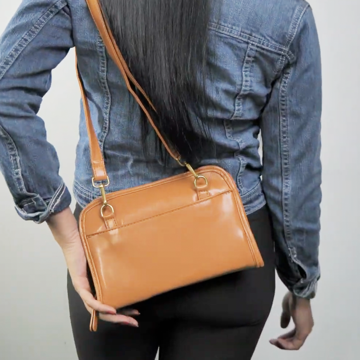 BOLSO AURORA LIGERO CAFE – LIBERTAD Y COMODIDAD AL ALCANCE