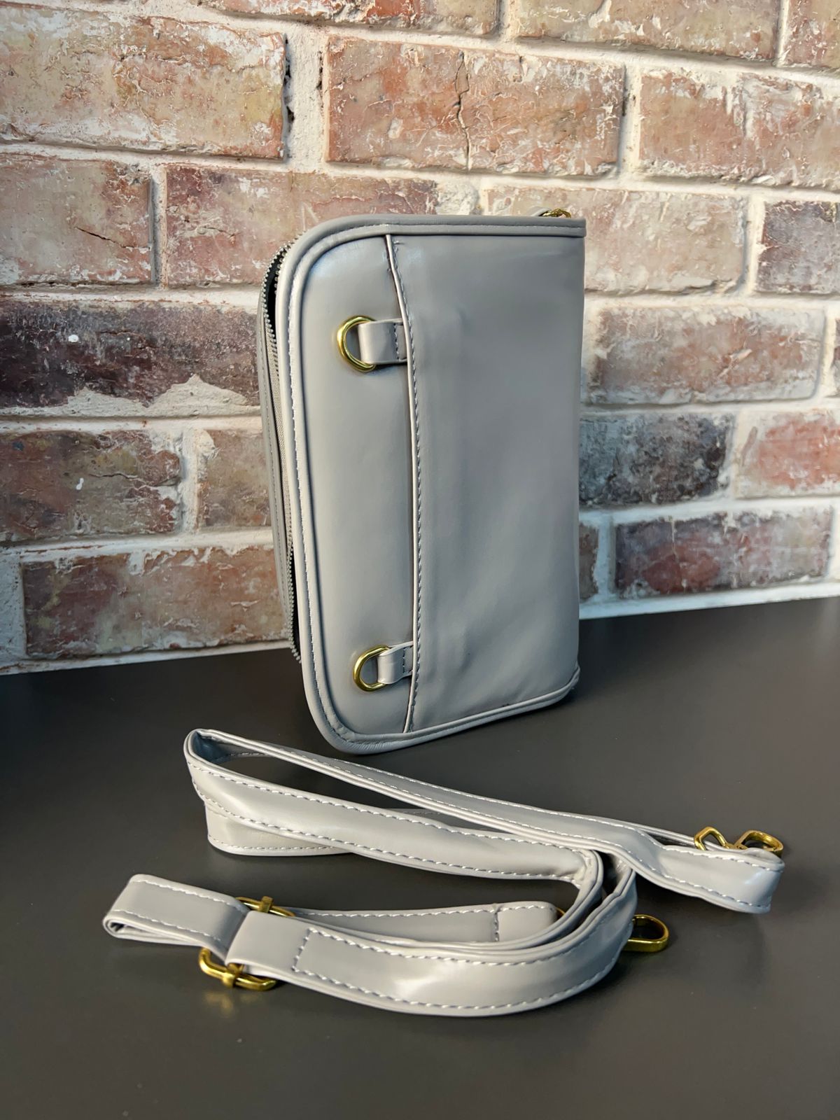 BOLSO AURORA LIGERO GRIS – LIBERTAD Y COMODIDAD AL ALCANCE